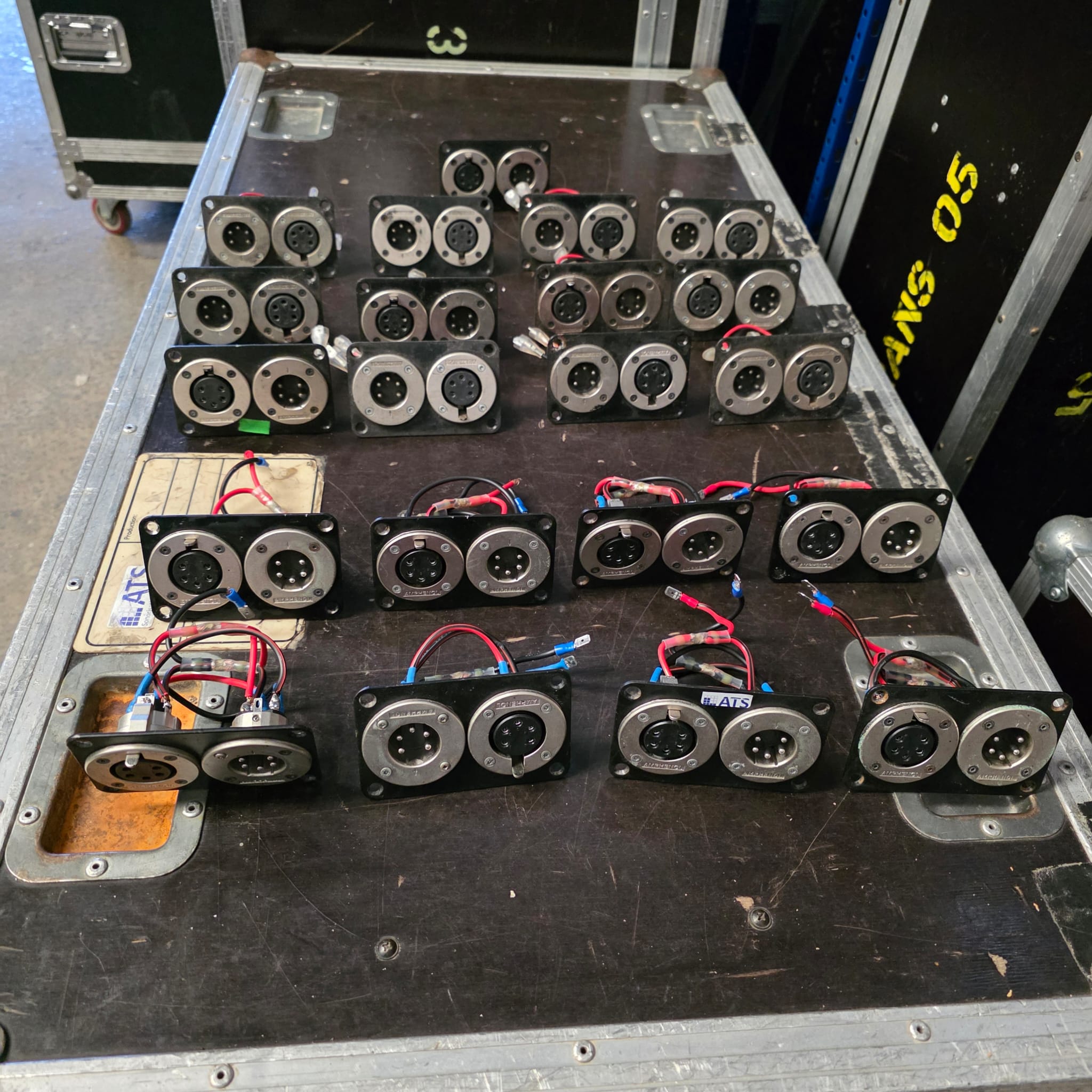 Lot de 22 chassis EP5 pour système D&B